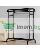 Черна закачалка за дрехи с поставка за обувки